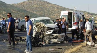 Gercüş'te pikap ile hafif ticari araç çarpıştı: 7 yaralı