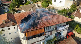 Karabük'te evin çatısında çıkan yangın söndürüldü