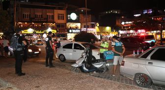 Taşucu'nda Kapsamlı Turizm Huzur Uygulaması: 1 Aranan Şahıs Yakalandı