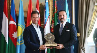 Zorlu, TDT Macaristan Temsilciliği'ni Ziyaret Etti