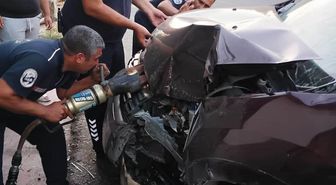 Antakya'da Motosiklet ile Otomobil Kafa Kafaya Çarpıştı: 2 Yaralı
