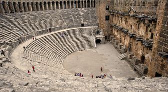 Aspendos'ta Tarihi Keşif: Güreşçi Mezarı Gün Yüzüne Çıkarıldı