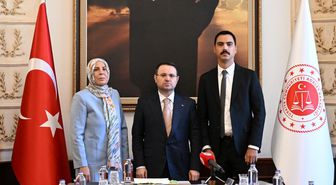 Adalet Bakanı Gürlek, Muhsin Yazıcıoğlu'nun Ailesini Kabul Etti