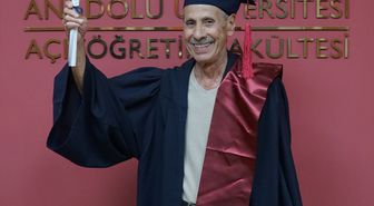 76 Yaşındaki Yusuf Yücel, 10. Üniversite Programından da Mezun Oldu