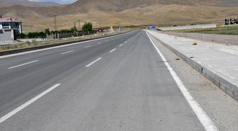 Hakkari'de 4 bin 566 metre uzunluğundaki T-2 Tüneli'nde çalışmalar sürüyor
