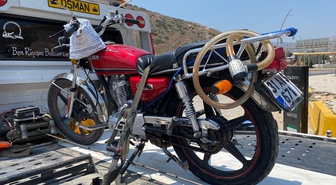 Hatay'da Tır Motosiklete Çarptı: 3 Yaralı