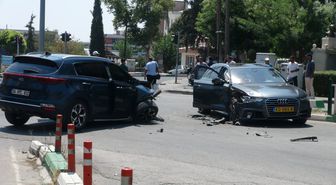 Kilis'te İki Otomobil Çarpıştı: 4 Yaralı