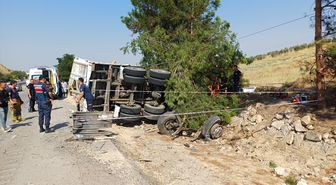 Salihli'de feci kaza: 1 ölü, 7 yaralı