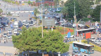 Samsun'da Trafik Yoğunluğu: Ambulanslar Dakikalarca Bekledi