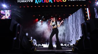 Simge Sağın, Malatya Kültür Yolu Festivali'nde Hayranlarıyla Buluştu