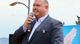 Sevgilisi ile müstehcen mesajları ortaya çıkan İlkay Çiçek CHP’den istifa etti