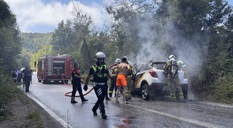 Bartın'da seyir halindeki otomobilde çıkan yangın söndürüldü