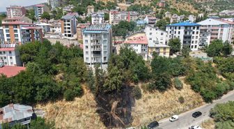 Tunceli'de Çocukların Torpil Oyunu Örtü Yangınına Yol Açtı