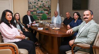 Eğitim Sen'den DEM Parti'ye ziyaret: Demokratik Eğitim Kurultayı'na davet