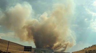 Elazığ'da Örtü Yangınına Müdahale Sürüyor