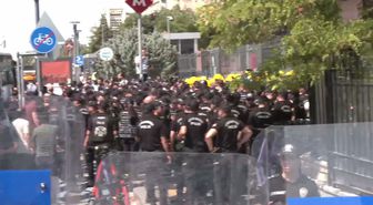 Elazığ Eti Gümüş Madeni işçilerine polis ablukası: 'Haklarımızı alana kadar buradayız'