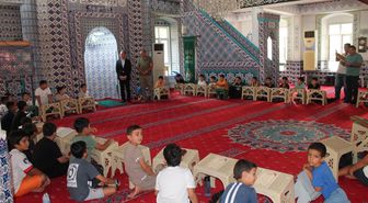 Kaymakam Akpınar'dan Erzin Merkez Camii Kur'an Kursu Ziyareti