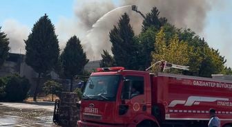 Gaziantep'te tekstil fabrikasında yangın: 12 saatte söndürüldü