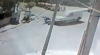 Çorlu'da Motosiklet ile Hafif Ticari Araç Çarpıştı: 3 Yaralı