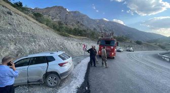Hakkari-Van yolunda kaza: 3 yaralı