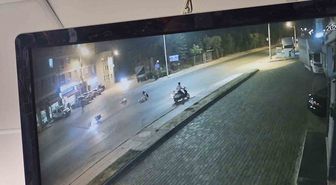 Eskişehir'de Motosiklet Yayaya Çarptı: Kaza Anı Kamerada