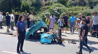Yakakent'te feci kaza: 2'si ağır 4 yaralı