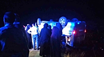 Sivas'ta Minibüs Devrildi: 7 Yaralı