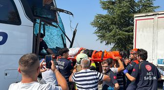 Uşak'taki otobüs kazasında muavin hayatını kaybetti