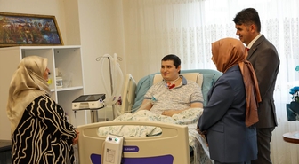 Vali DMD Hastası Çocuğun Davetini Kırmadı