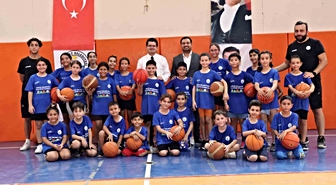 Kaymakam Eroğlu, Arsuz'daki Yaz Kurslarını Ziyaret Etti