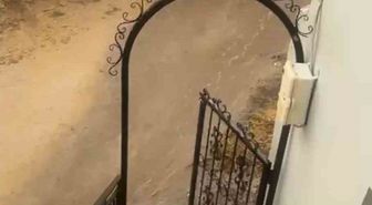 Bayburt'ta Ani Sağanak Yolları Göle Çevirdi