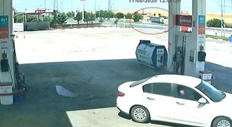 Kulu'da TIR Sürücüsü Kalp Krizi Geçirdi, Bariyerlere Çarptı