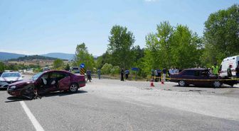 Kastamonu'da kavşakta feci kaza: 1 ölü, 3 yaralı