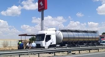 Kulu'da kalp krizi geçiren tır sürücüsü kaza yaptı