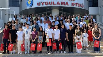 Kumluca'da LGS ve YKS Başarı Ödül Töreni Düzenlendi