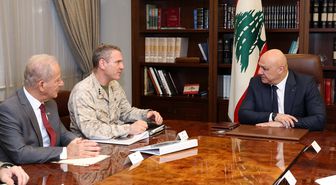 Lübnan Cumhurbaşkanı ABD'li General ile Müzakereleri Görüştü