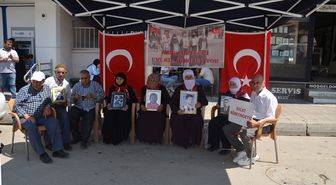 Muş'ta Ailelerden Çocukları İçin DEM Parti Önünde Eylem