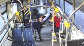 Kayseri'de Özel Halk Otobüsü Şoförü Fenalaşan Yolcuyu Hastaneye Yetiştirdi