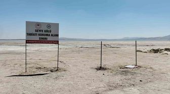 Seyfe Gölü'nde Bilgilendirme Tabelalarına Vandalizm