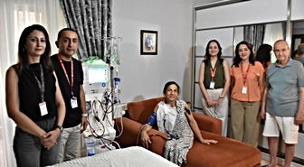 İzmir'de böbrek hastası kadına evinde diyaliz cihazı