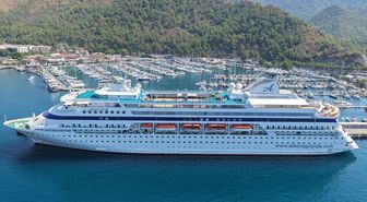 'Astoria Grande' kruvaziyeri 398 yolcusuyla Marmaris'e geldi