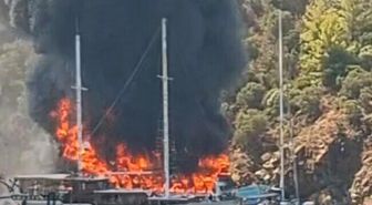 Fethiye'de Gezi Teknesinde Yangın: 115 Yolcu Denize Atladı