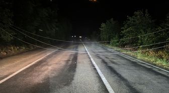 Giresun'da sağanak yolu kapattı