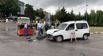 Kavak'ta Trafik Kazası: Maddi Hasarla Atlatıldı