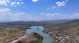 Kartal ve Yılanın Gökyüzü Dansı
