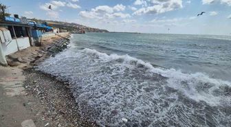 Poyraz Tekirdağ'da Deniz Ulaşımını Vurdu: 8 Gemi Demirledi
