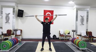 Milli Halterci Yusuf Fehmi Genç Hedeflerini Büyütüyor