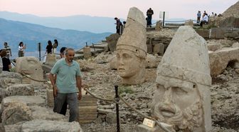 Nemrut Dağı'nda Ziyaretçi Yoğunluğu