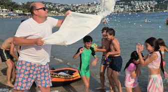 Bodrum'da Sahile 2 Ton Buz Döküldü