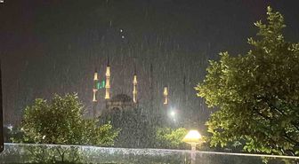 Adana'da Ani Sağanak Hayatı Olumsuz Etkiledi